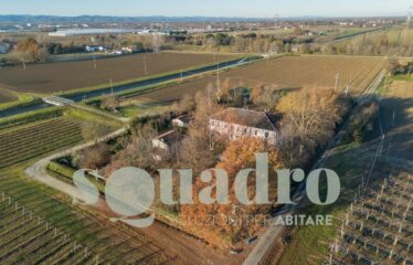 Villa in Vendita a Forlì