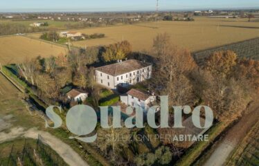 Villa in Vendita a Forlì