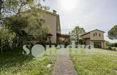 Villa in Vendita a Forlì