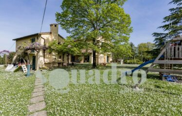 Villa in Vendita a Forlì