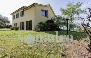 Villa in Vendita a Forlì