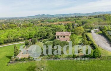 Villa in Vendita a Forlì