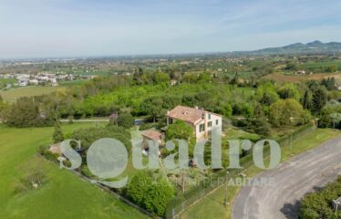 Villa in Vendita a Forlì