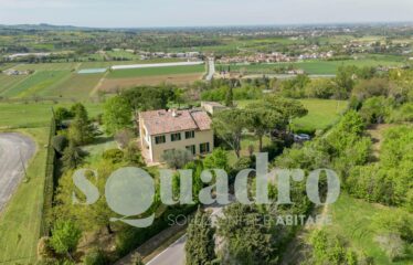 Villa in Vendita a Forlì