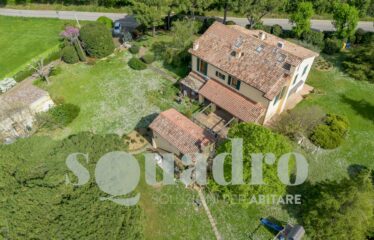 Villa in Vendita a Forlì