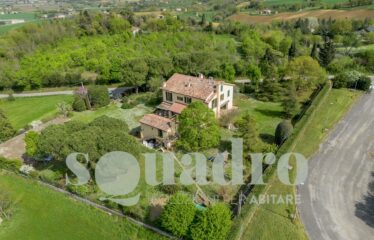 Villa in Vendita a Forlì