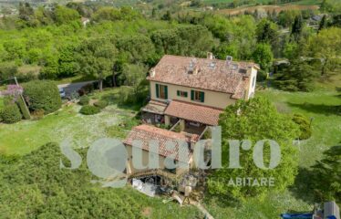 Villa in Vendita a Forlì