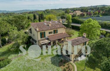 Villa in Vendita a Forlì