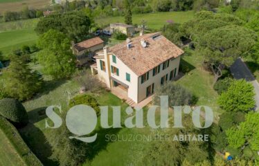 Villa in Vendita a Forlì