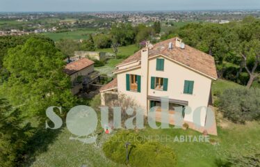 Villa in Vendita a Forlì