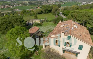 Villa in Vendita a Forlì