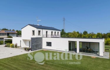 Villa in Vendita a Forlì