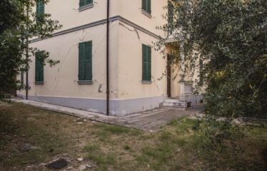 Villa in Vendita a Castrocaro Terme e Terra del Sole