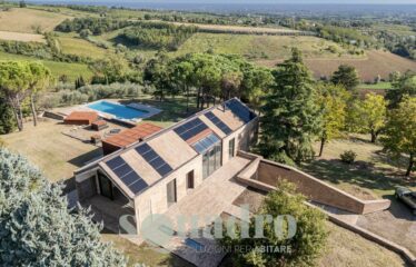 Villa in Vendita a Forlì