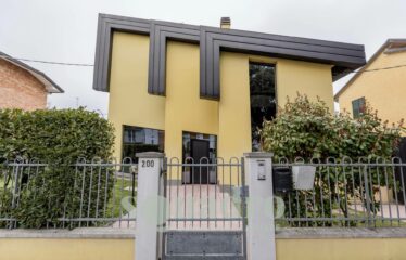 Casa singola in Vendita a Forlì