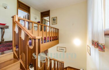 Villa in Vendita a Forlì