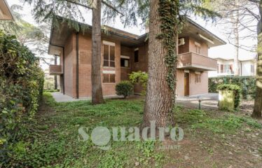Villa in Vendita a Forlì