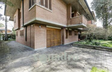 Villa in Vendita a Forlì