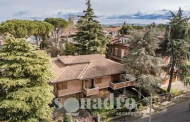 Villa in Vendita a Forlì
